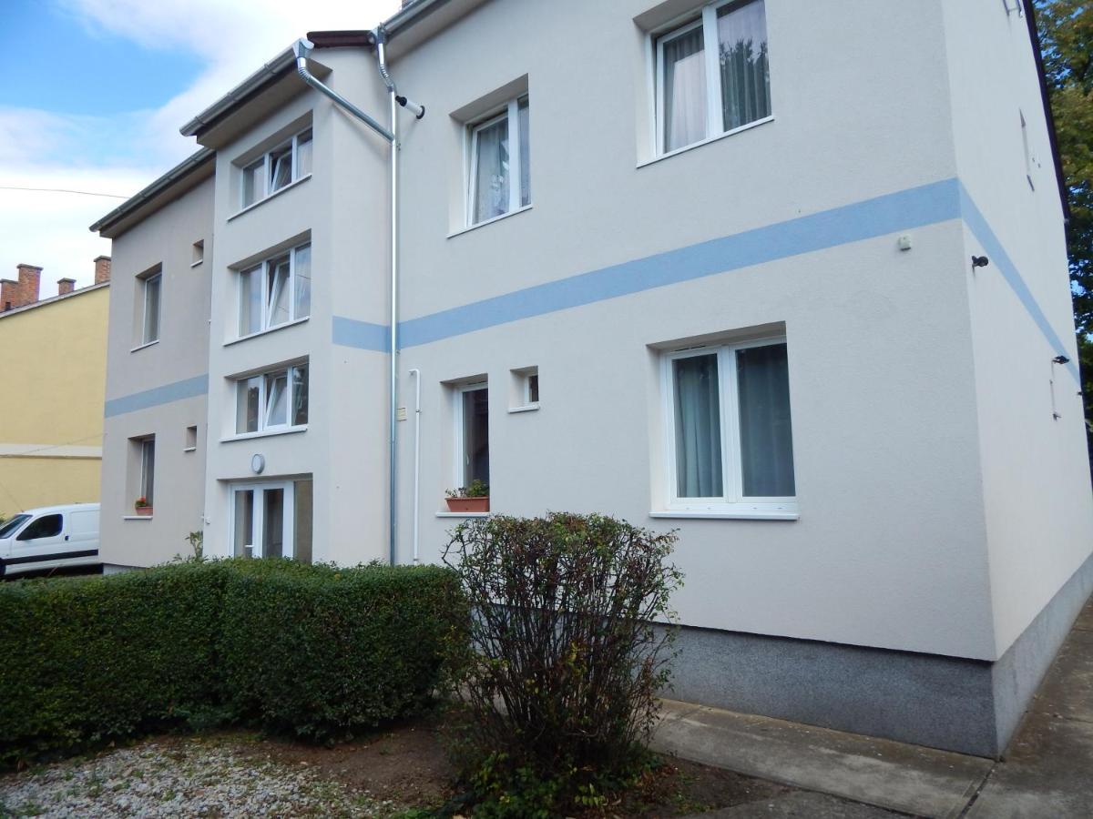 Hajdú Vendégház Hajduszoboszlo Exterior foto