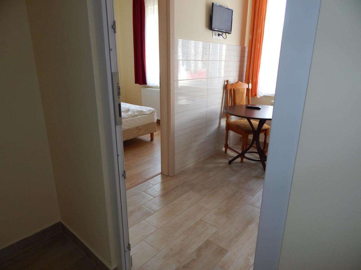 Hajdú Vendégház Hajduszoboszlo Exterior foto