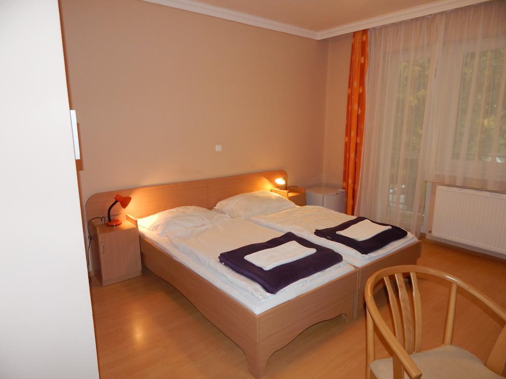 Hajdú Vendégház Hajduszoboszlo Exterior foto