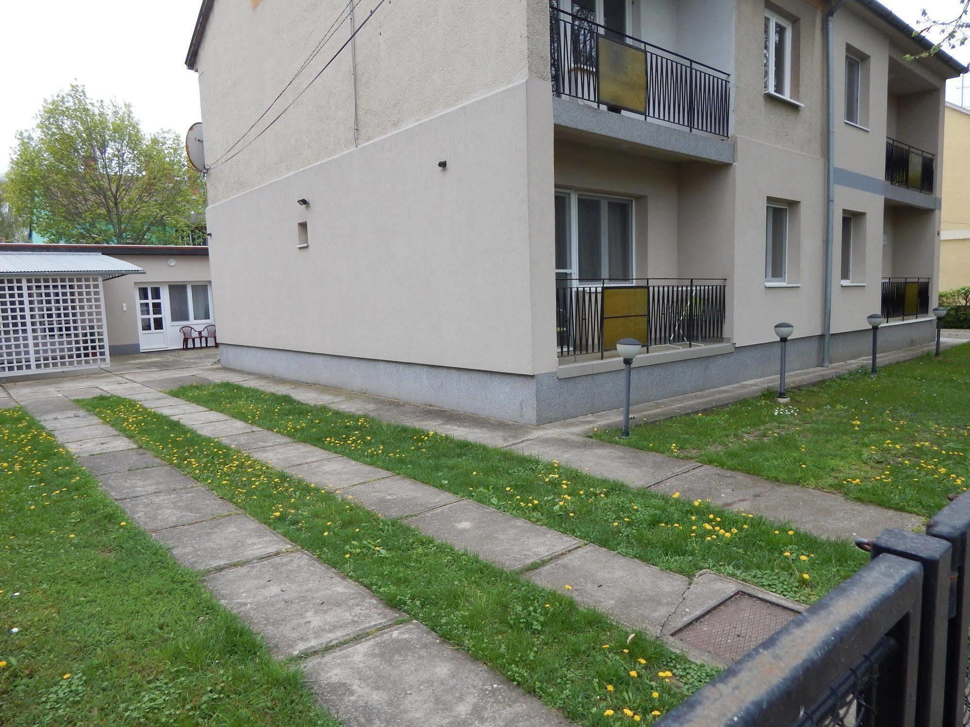 Hajdú Vendégház Hajduszoboszlo Exterior foto