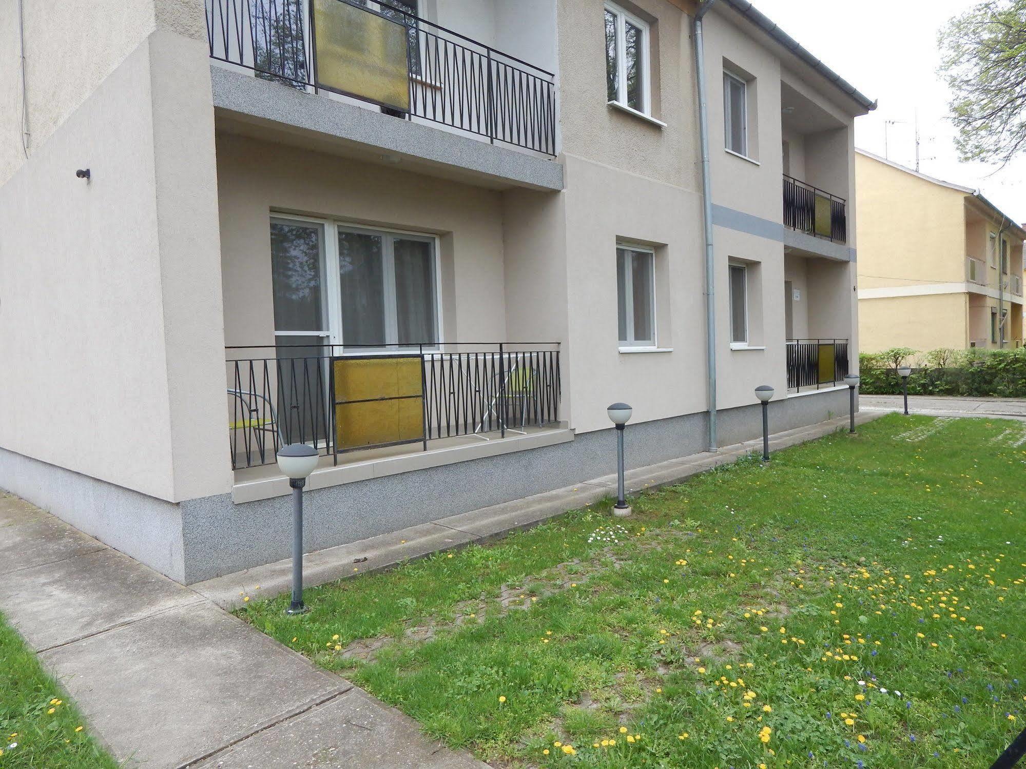Hajdú Vendégház Hajduszoboszlo Exterior foto