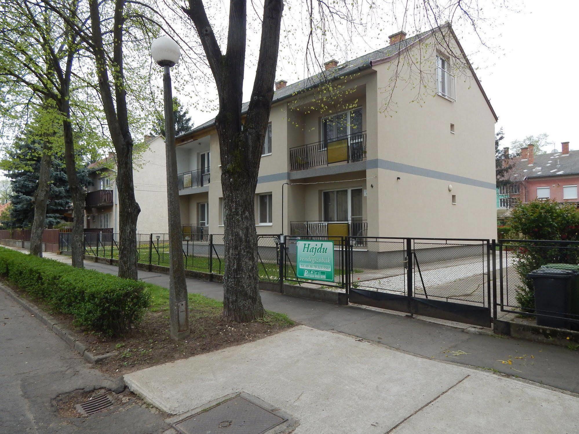Hajdú Vendégház Hajduszoboszlo Exterior foto
